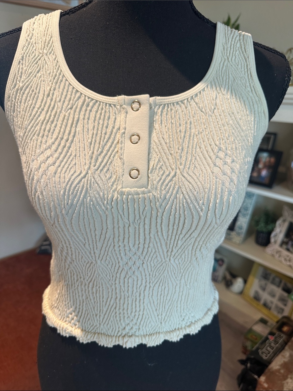 Buckle Brand Cream Textured Tank Top with Snap Placket